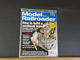 Model Railroader Magazine 2009 January Build a sectional layout Construuct a sma
