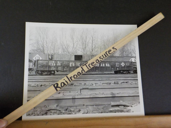Photo Erie Lackawanna Gondola #13825 8 X 10 Taylor PA  Black & White