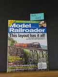 Model Railroader Magazine 2017 February Easy weeds & grass This layout has it al