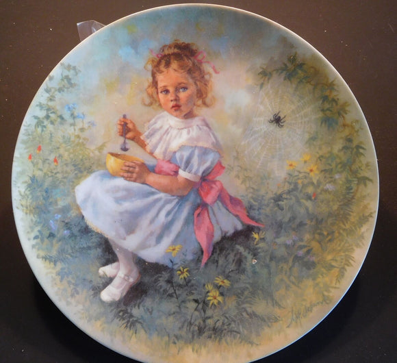 Plate Mother Goose Series Little Miss Muffet by John Mc Clelland   f0239