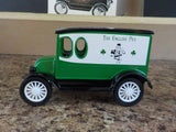 JLE Models 1920 International Truck Bank The English Pub 1/25 scale