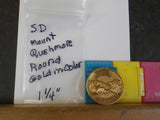 Jaycees South Dakota Mount Rushmore Round Gold in color