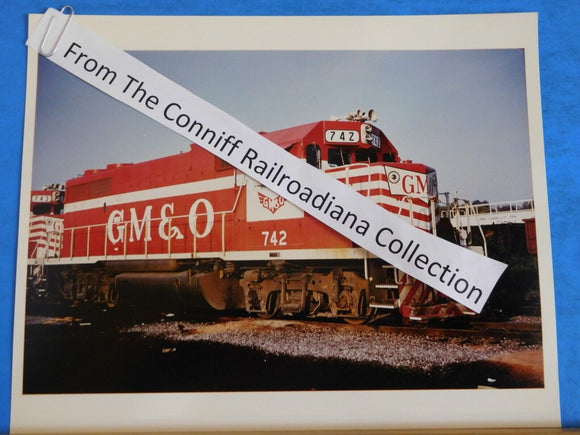 Photo Gulf Mobile & Ohio Locomotive #742 8X10 Color
