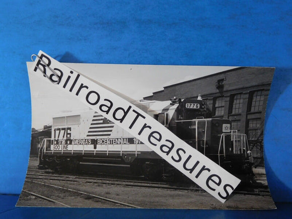 Photo Soo Line Locomotive #1776 America's Bicentennial 8x5 B&W