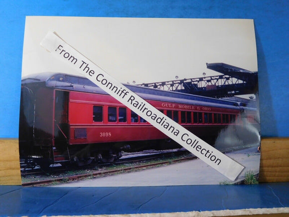 Photo Gulf Mobile & Ohio Passenger Car #3098 8x11.5 color St Louis 1964
