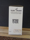 JLE Models 1920 International Truck Bank The English Pub 1/25 scale