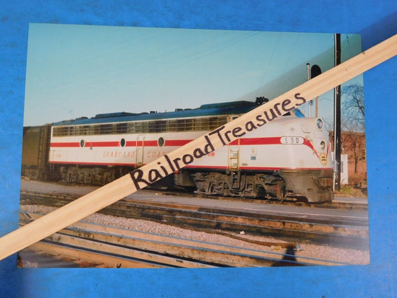 Photo Seaboard Coast Line Locomotive #590 Seaboard Colors 8X11.5 Color White w/r