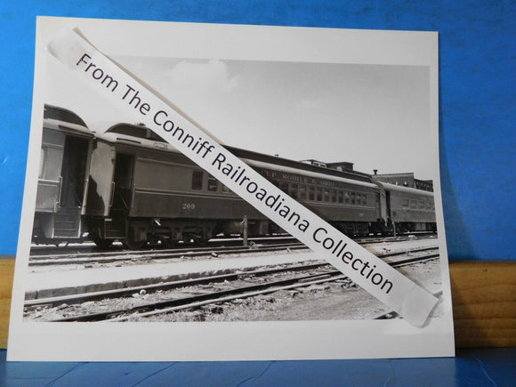 Photo Gulf Mobile & Ohio Passenger Car #209 8X10 B&W