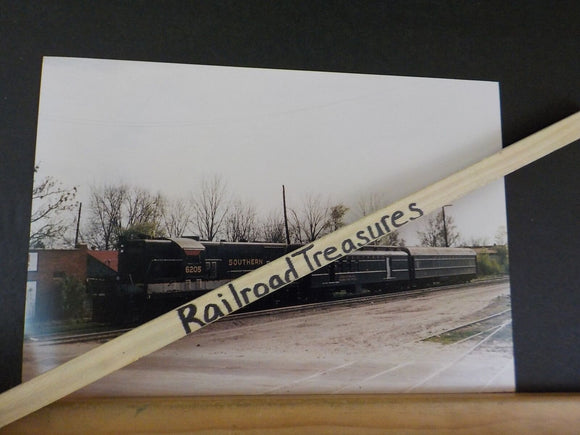 Photo Southern Railroad Locomotive #6205 Valdosta 8X 11.5 Color Passenger train