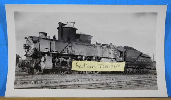Photo Union Pacific Locomotive #7037 Approx 3 ½ X 5 ¾