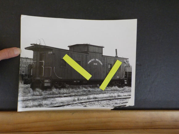 Photo Norfolk Southern Caboose #306   B&W 8X 10