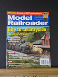 Model Railroader Magazine 2010 November City to countryside Boxcar weathering