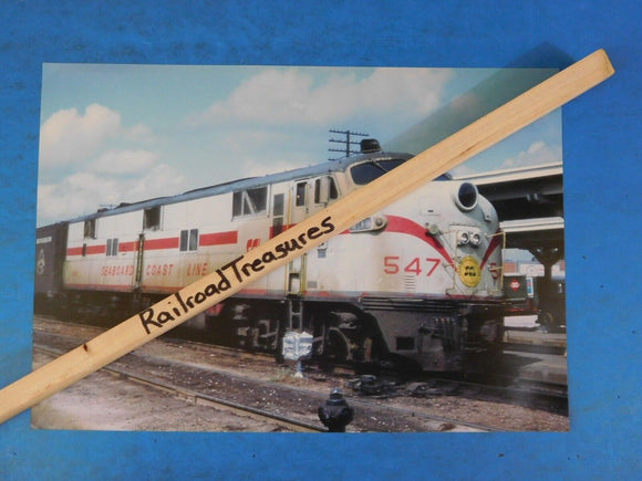 Photo Seaboard Coast Line Locomotive #547 8X11.5 Color white w/ red