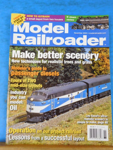 Model Railroader Magazine 2005 November Better scenery Passenger diesels Oil