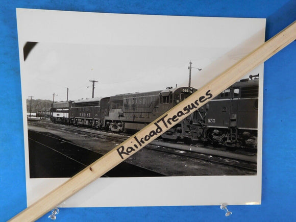 Photo Wabash Railroad Locomotive #510 8 X 10 B&W Kansas City MO 1963