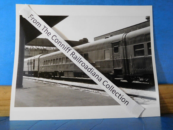 Photo Gulf Mobile & Ohio Passenger Car #5801 8X10 B&W St Louis 1970