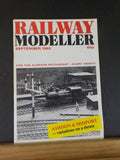Railway Modeller 1982 September V33 #383 Ashdon and Midport Adding the catenary
