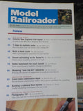 Model Railroader Magazine 2002 September Realistic rocks Small town depot