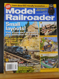 Model Railroader Magazine 2016 March Small layouts Lay track on small DCC Layout