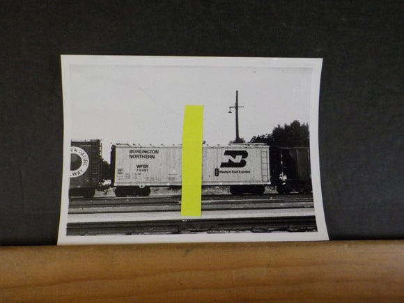 Photo Burlington Northern Car #WFBX 7195  Black & white 5 X 7