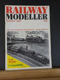Railway Modeller 1982 March V33 #377 Cup results Compatibility Round-end wagons