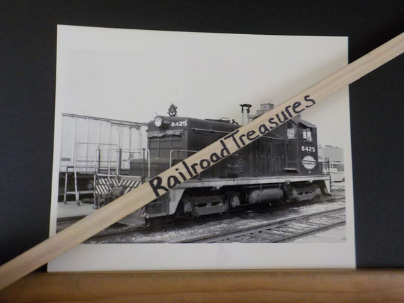 Photo New York Central Locomotive #8425 Indianapolis IN 1968 8 X 10 B&W