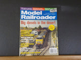 Model Railroader Magazine 2005 March Big diesels in the desert Scenery & details