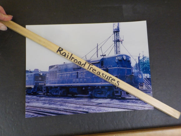 Photo Baltimore & Ohio Locomotive #6707 B&O Baltimore MD 1965      8 x 11 Color