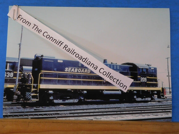 Photo SeaBoard Coast Line Locomotive #209 8X11.5 Color Hamlet  NC 1972