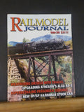 Railmodel Journal 2006 October Weathering Diesels with Chalks Superdetailing