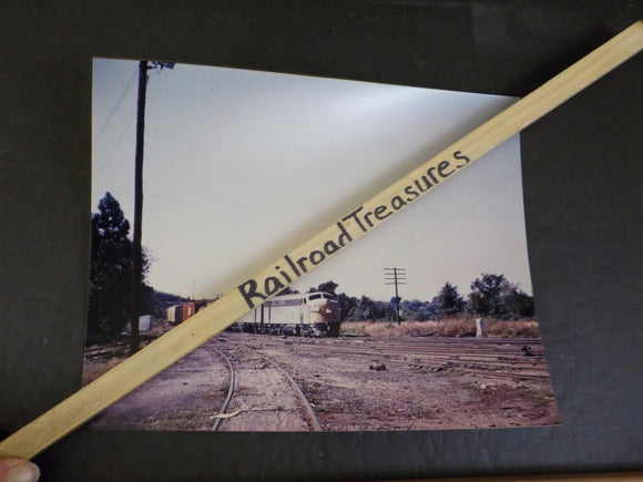 Photo Louisville & Nashville Locomotive #653 1971 Montgomery Ala    Color 8 x 10