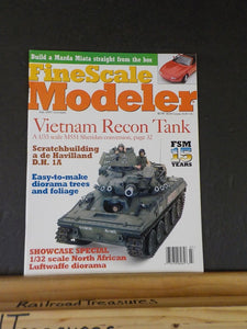 FineScale Modeler 1997 July Vietnam REcon Tank Diorama trees & folage
