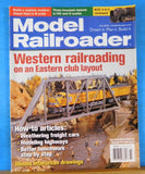 Model Railroader Magazine 2005 July Weathering freight cars Modeling highways Be
