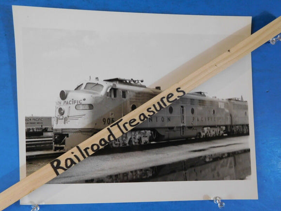 Photo Union Pacific Locomotive #906  8 X 10 B&W