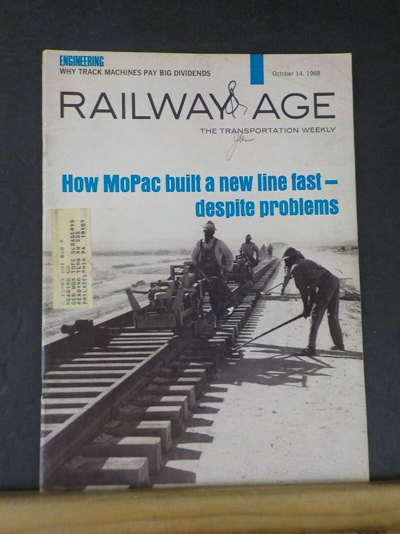 Railway Age 1968 October 14 Engineering MoPac built a new line fast Tr ...