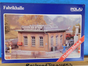 Pola HO Kit #841 Brick factory hall.  Wealth of accessories such as gas bottles,