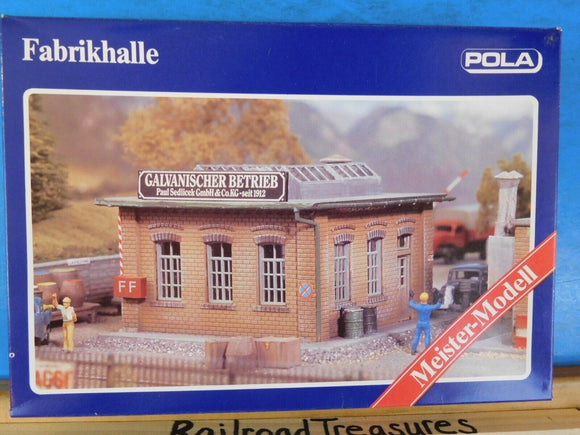 Pola HO Kit #841 Brick factory hall.  Wealth of accessories such as gas bottles,