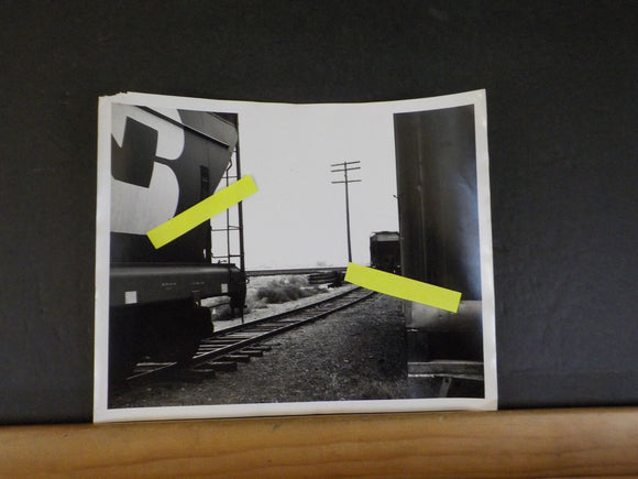 Photo Burlington Northern Mainline & sidings Black & white 8 X10