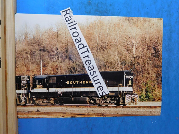 Photo Southern Railroad Locomotive #3913 8 X 11.5 Color Ludlow KY GS&F 1983