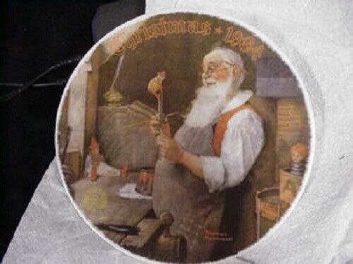 Plate Christmas 1984 Santa in his Workshop  Norman Rockwell Knowles P0399