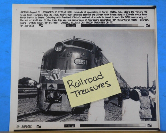 Photo Union Pacific Locomotive #951 AP Leafdesk August 31 1995 North Platte NE.