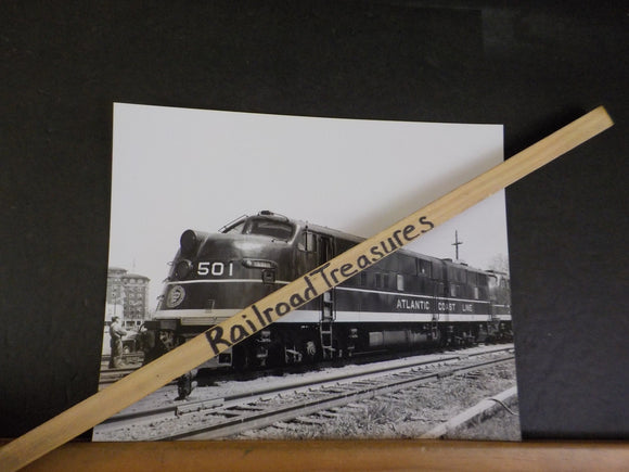Photo Atlantic Coast Line Locomotive #501 Waycross GA 1966 Black & White 8 x 10