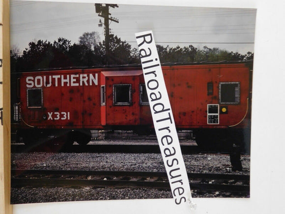 Photo Southern Railroad Caboose #X331 8 X 10 Color