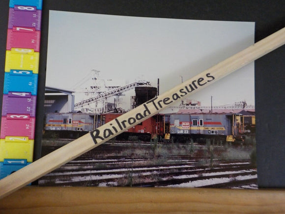 Photo L&N Caboose  #23,125,147  8X10 Color Louisville & Nashville