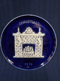 Plate Christmas 1971 Blue Fireplace Stockings  Royal ROckwood  P0980