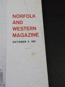 Norfolk and Western Magazine 1967 October 9  Employee New Loading Record at Sand