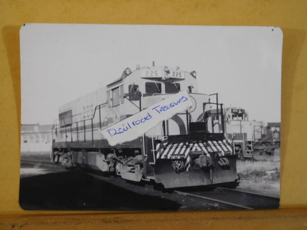 Photo Maine Central Railroad #225 MEC Rigby Yard 1981 3 ½ x 5