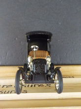 Ertl Amoco 1905 Ford Delivery car bank Customer 1st First Limited edition