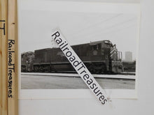 Photo Missouri Pacific Locomotive #964 8 X 10 B&W St Louis MO 1971