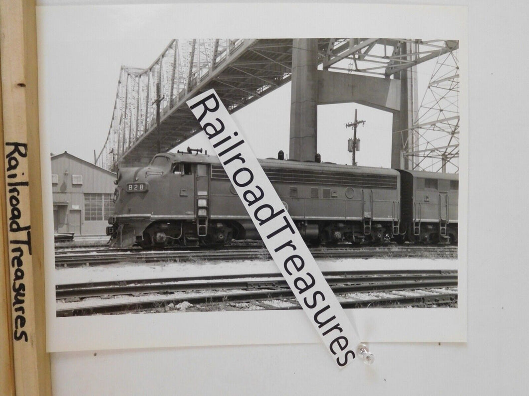 Photo Missouri Pacific Locomotive #828 8 X 10 B&W New Orleans LA 1968